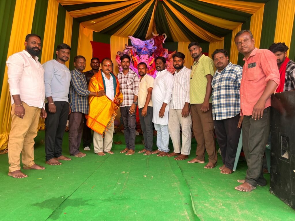 –కడిపికొండ, పరకాలలో గణనాథులను దర్శించుకున్న హనుమకొండ డీసీసీ అధ్యక్షుడు ఇనగాల వెంకట్రామ్‌ రెడ్డి..