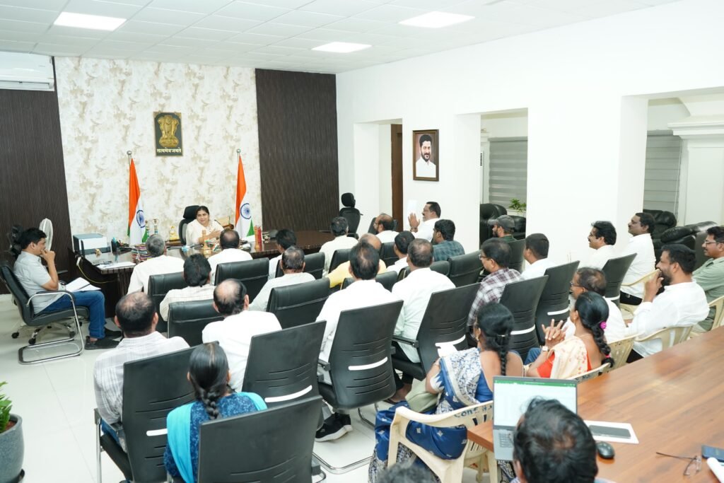 ఉపాధ్యాయుల వర్క్ అడ్జస్ట్‌మెంట్‌పై    జిల్లా కలెక్టర్ సమీక్ష  …..