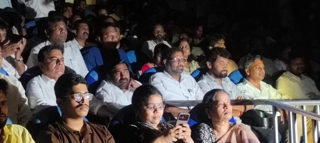 ఎంపీ వద్దిరాజు బీఆర్ఎస్ వర్కింగ్ ప్రెసిడెంట్ కేటీఆర్ తదితర ప్రముఖులతో కలిసి తిలకించిన   “ది ప్యారడైజ్” సినిమా….
