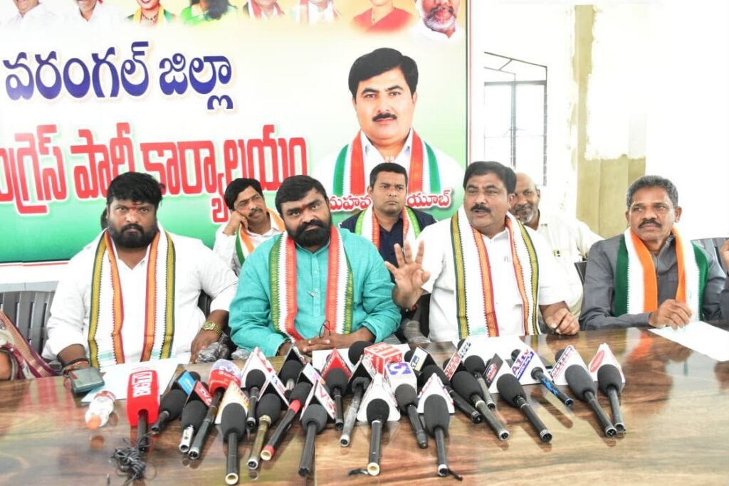 *22-A భూముల విషయంలో బీఆర్‌ఎస్‌ నేతలు చేస్తున్న దుష్ప్రచారాన్ని ప్రజలు నమ్మొద్దు: డా. కోటూరి మానవతారాయ్..* *22-A భూముల సమస్యల పరిష్కారానికి కాంగ్రెస్‌ ప్రభుత్వం చిత్తశుద్ధితో పనిచేస్తోంది – హన్మకొండ డీసీసీ అధ్యక్షుడు ఇనుగాల వెంకట్రామిరెడ్డి..* *భూదాన్‌, వక్ఫ్‌ భూముల ఆక్రమణలపై ప్రభుత్వం కఠిన చర్యలు తప్పవు..* *ఆక్రమణల వెనుక ఎంతటి రాజకీయ నాయకుల ఉన్నా చట్టప్రకారం చర్యలు తీసుకుంటాం..* *జర్నలిస్టుల డబుల్‌ బెడ్‌రూమ్‌ ఇళ్ల సమస్యను మంత్రి పొంగులేటి దృష్టికి తీసుకెళ్లి అర్హులైన ప్రతి జర్నలిస్టుకు న్యాయం జరిగేలా ప్రభుత్వంతో సమన్వయం చేస్తాం – వరంగల్ జిల్లా డీసీసీ అధ్యక్షుడు అయూబ్..*