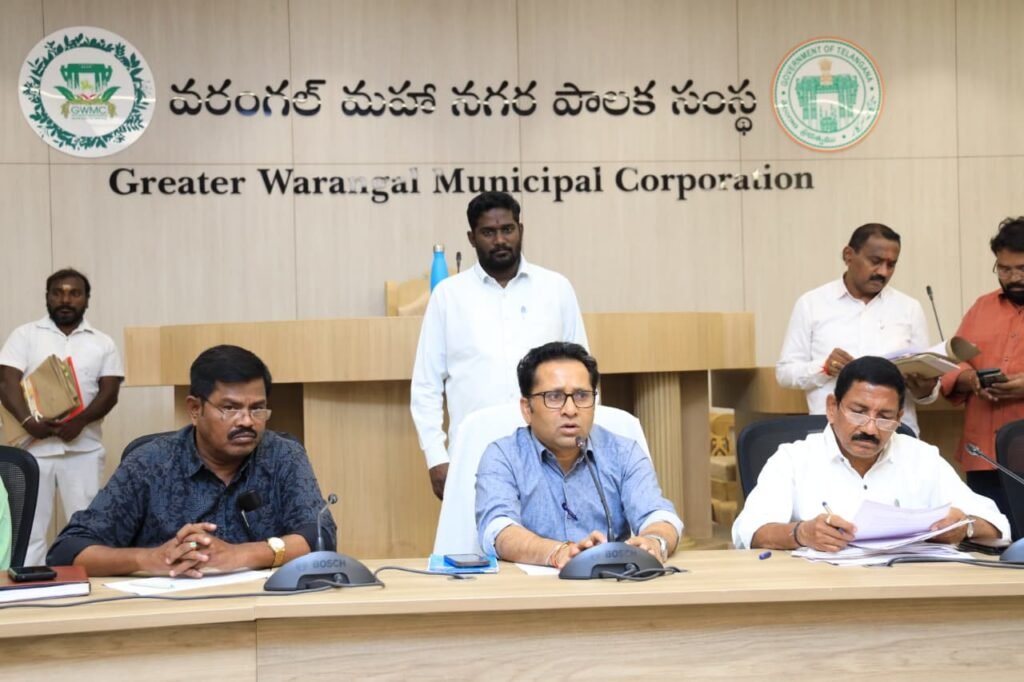–పారిశుద్ధ్య నిర్వహణపై ఉప కమిషనర్లు ప్రత్యేక దృష్టి సారించాలి.. —క్షేత్రస్థాయిలో నిరంతర పర్యవేక్షణ.. లోపాలు కనిపిస్తే తక్షణమే సరిదిద్దాలి… –జీడబ్ల్యూఎంసీ కమిషనర్ వెంకన్న—