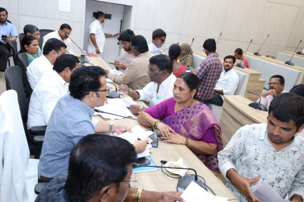 —ప్రజా సమస్యలను నిర్దేశిత గడువులోగా పరిష్కరించాలి: బల్దియా కమిషనర్ టి. వెంకన్న….