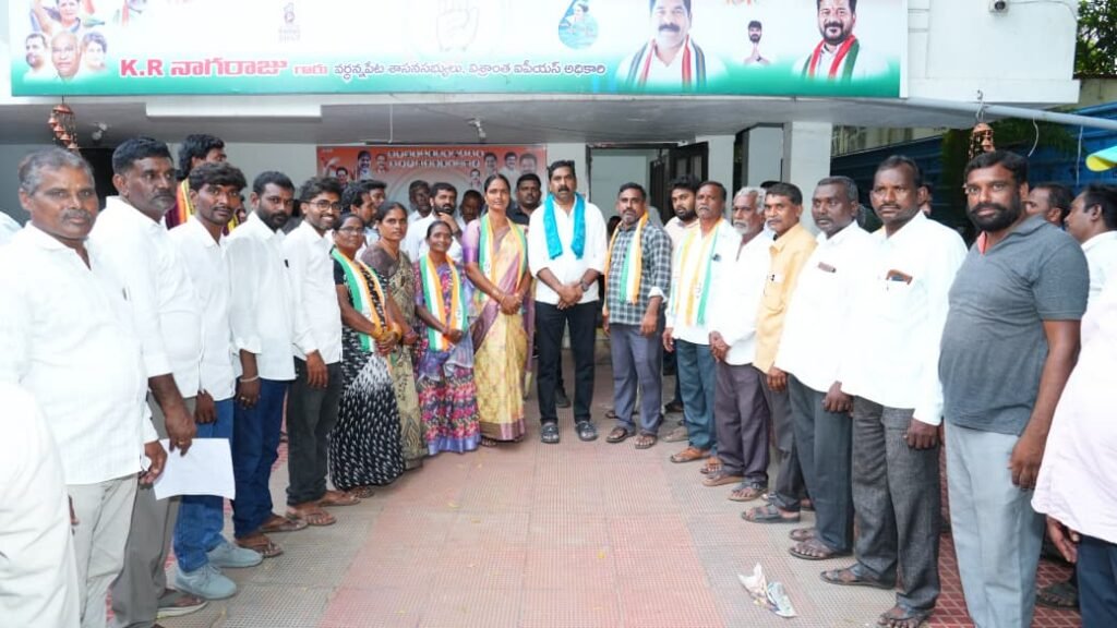 గ్రామశాఖ అధ్యక్షులను సన్మానించిన ఎమ్మెల్యే కేఆర్ నాగరాజు…. -పర్వతగిరి మండలంలోని 33 గ్రామాల కాంగ్రెస్ పార్టీ గ్రామశాఖ అధ్యక్షులకు ఘన సన్మానం