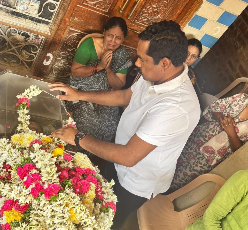 మాజీ కార్పొరేటర్ కానుగంటి శేఖర్‌ కి నివాళులు అర్పించిన ఎమ్మెల్యే KR నాగరాజు …
