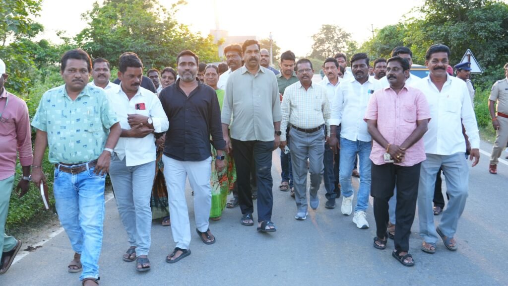బతుకమ్మ స్థలాన్ని పరిశీలించిన ఎమ్మెల్యే కేఆర్ నాగరాజు … —మడికొండ రంగలీలా మైదానంలోని బతుకమ్మ స్థల అభివృద్ధి పనులకు శంకుస్థాపన….