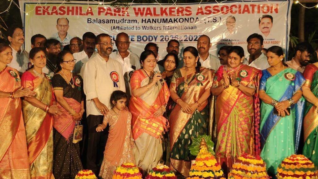 —పశ్చిమ నియోజకవర్గ పరిధిలో బతుకమ్మ సంబరాలలో పాల్గొన్న ఎమ్మెల్యే నాయిని దంపతులు…