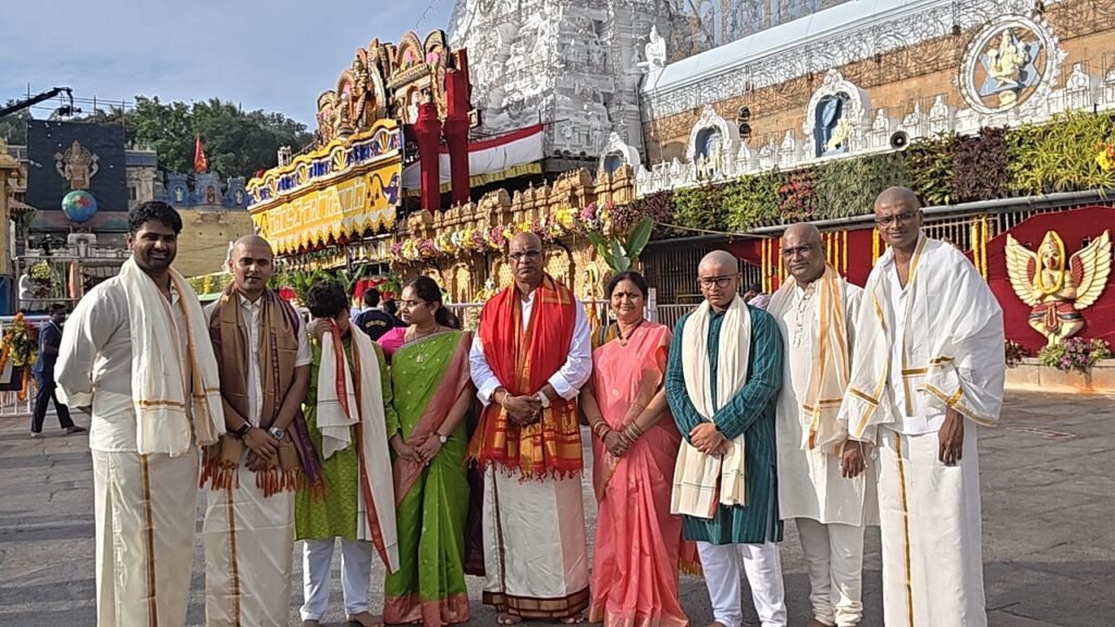 తిరుమల నవరాత్రి బ్రహ్మోత్సవాళ్ళో శ్రీ వెంకటేశ్వర స్వామి సన్నిధి లో :ఎంపీ రవిచంద్ర…