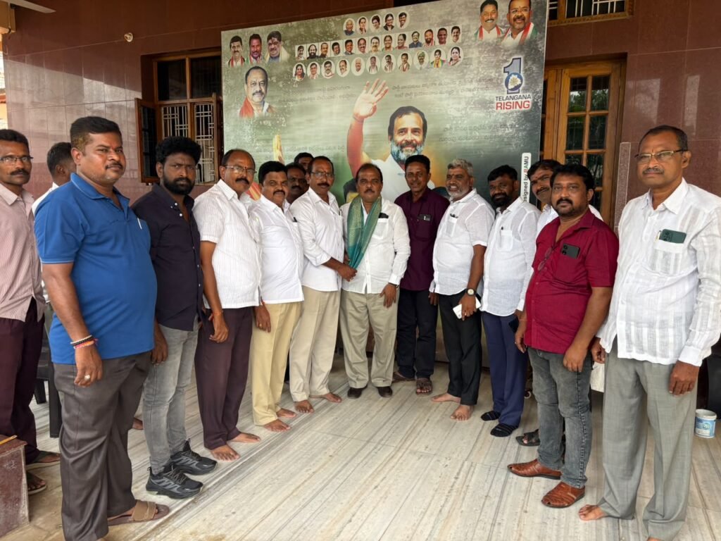 హనుమకొండ డీసీసీ అధ్యక్షులు ఇనగాల వెంకట్రామ్ రెడ్డి ని మర్యాదపూర్వకంగా కలిసిన INTUC యూనియన్ నేతలు….