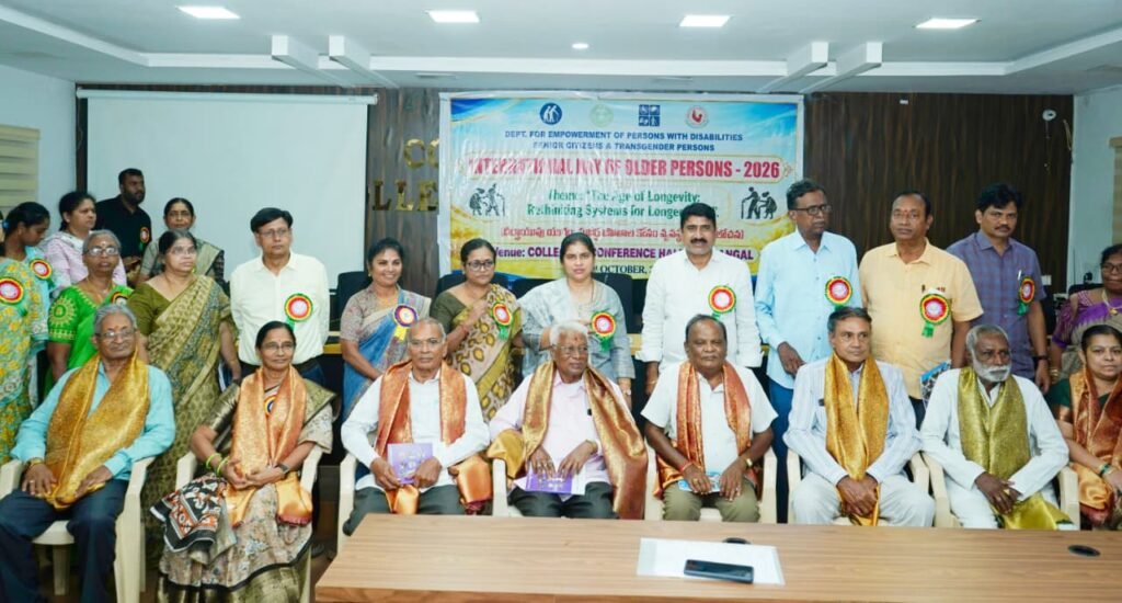 —చేనేత క్లాస్టర్లను సందర్శించిన జిల్లా కలెక్టర్ డాక్టర్ సత్య శారద…