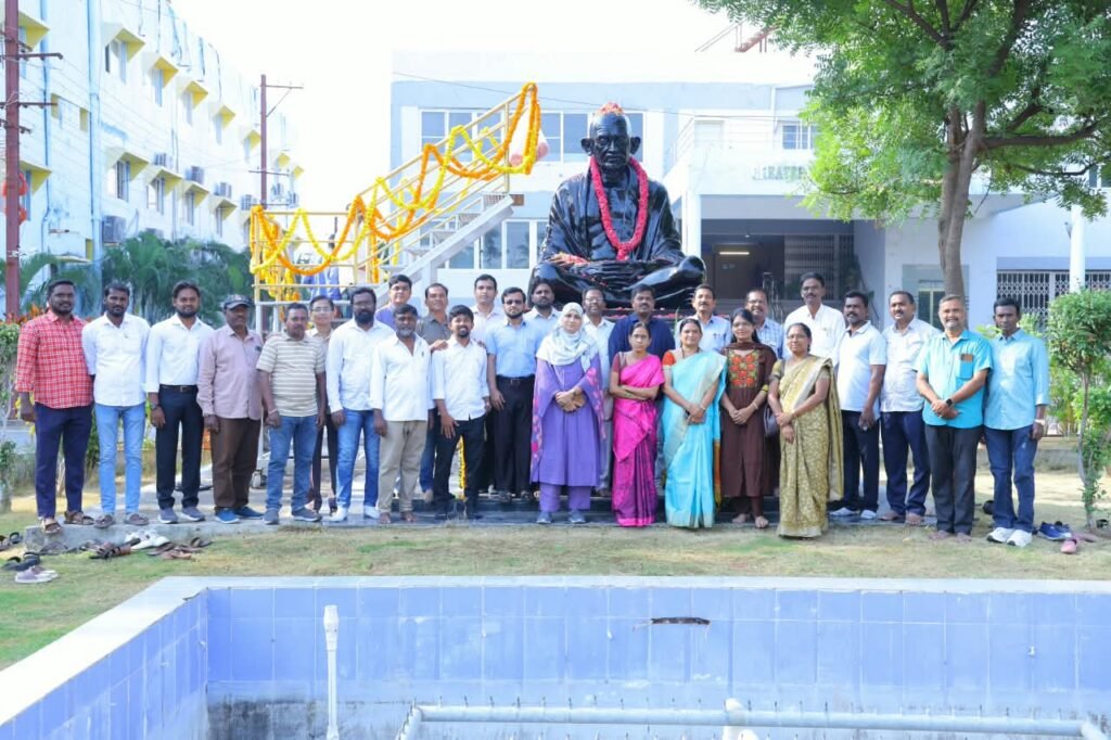—జాతిపిత మహాత్మా గాంధీకి ఘన నివాళులు..