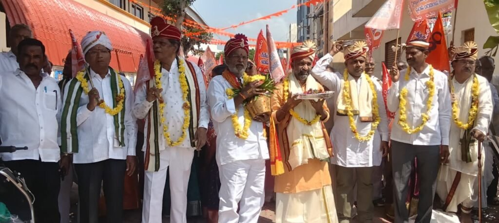 కామారెడ్డిలో ఘనంగా గురు పాదుకల శోభాయాత్ర