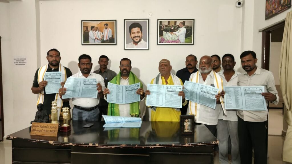వేయి స్తంభాల దేవాలయంలో దేవీ శరన్నవరాత్రి ఉత్సవాలు.. —ఉత్సవాల పోస్టర్‌ను ఆవిష్కరించిన ఎమ్మెల్యే నాయిని …