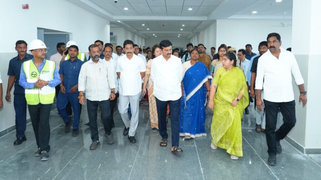 వరంగల్ నూతన మల్టీస్పెషాలిటీ ఆసుపత్రి నిర్మాణ పనులను మంత్రులతో కలిసి పరిశీలించిన ఎమ్మెల్యే కేఆర్ నాగరాజు…. 