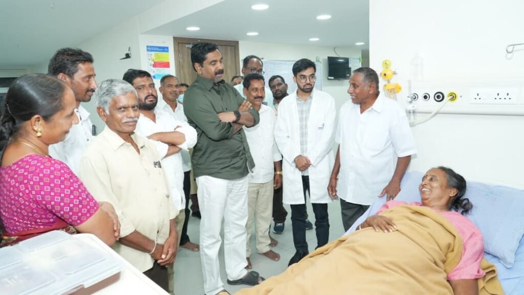 –మెడికవర్ ఆసుపత్రిలో చికిత్స పొందుతున్న సుజాత గారిని పరామర్శించిన ఎమ్మెల్యే కేఆర్ నాగరాజు…