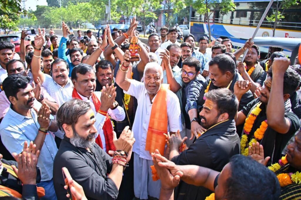 శబరిమల అయ్యప్ప స్వాముల మహా పాదయాత్ర ప్రారంభం