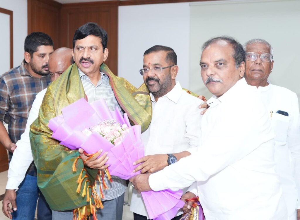 –మంత్రి పొంగులేటి శ్రీనివాసరెడ్డికి పుట్టినరోజు శుభాకాంక్షలు తెలిపిన డీసీసీ అధ్యక్షుడు ఇనగాల వెంకట్రామ్ రెడ్డి…