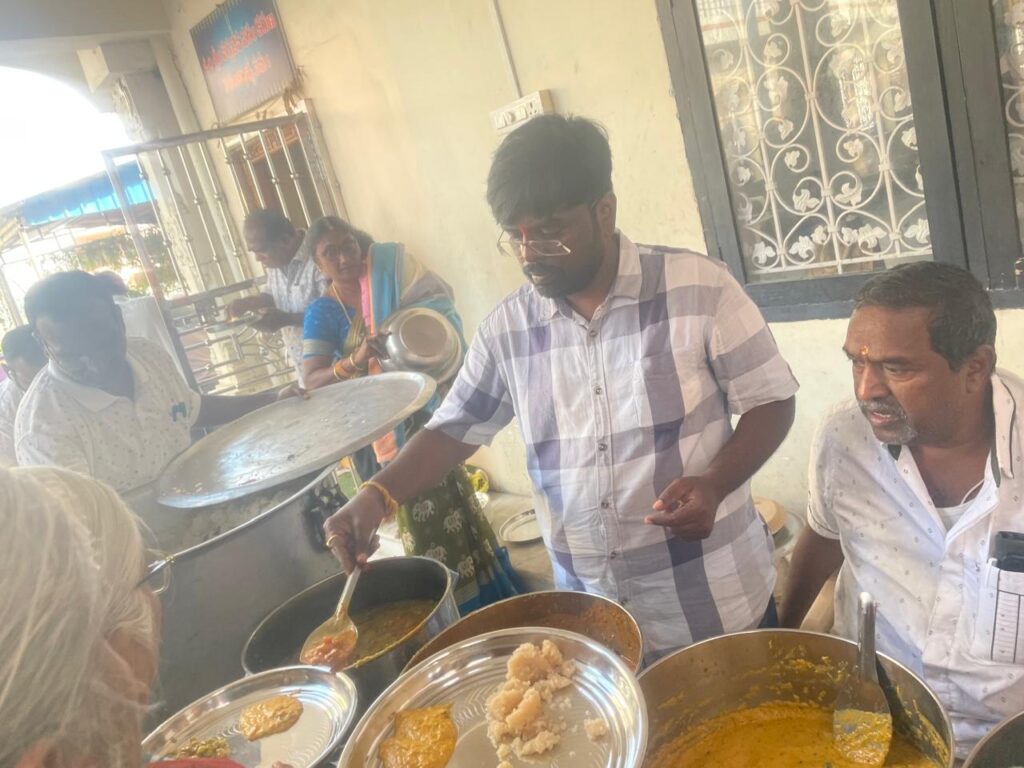 కామారెడ్డిలో అమ్మ భగవాన్ ఆలయంలో భక్తి పూర్వక అన్నదాన కార్యక్రమం