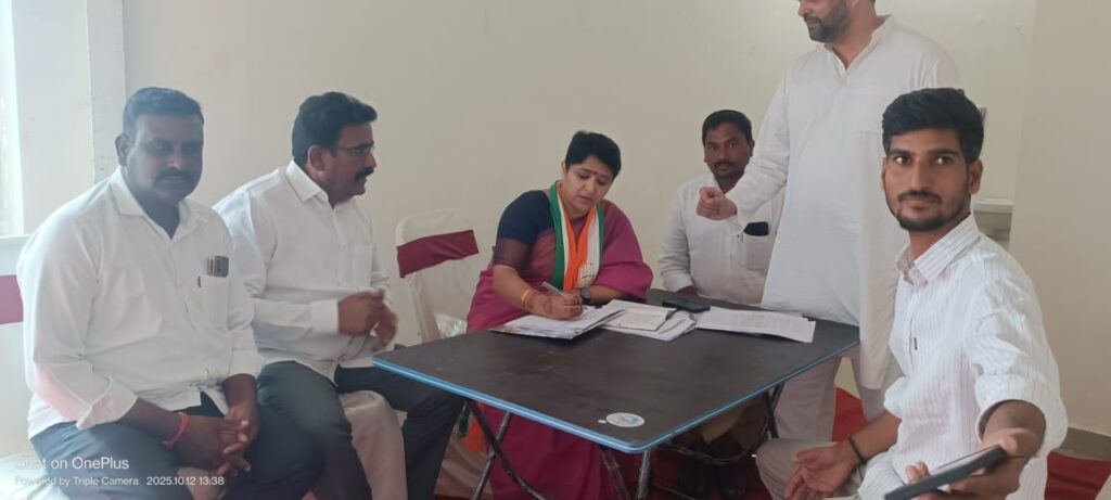 అబ్జర్వేషన్ చేస్తున్న  ఏఐసీసీ జ్యోతిరావుతెల