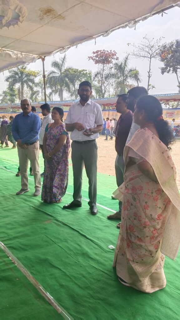 డిస్ట్రిబ్యూషన్ కేంద్రాలను పరిశీలించిన జిల్లా ఎన్నికల అధికారి, కలెక్టర్ జితేష్ వి. పాటిల్ IMG-20260210-WA0826