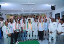 మన హక్కులను కాపాడుకోవాలంటే కాంగ్రెస్ పార్టీ అధికారంలోకి రావాలి, రాహుల్ గాంధీ ప్రధాని కావాలి….* *ఏ ఎన్నికలు వచ్చినా స్టేషన్ ఘనపూర్ పై కాంగ్రెస్ జెండానే ఎగరాలి….* *రాహుల్ గాంధీని ప్రధాని చేయడం, రేవంత్ రెడ్డిని రెండోసారి ముఖ్యమంత్రిని చేయడమే మన లక్ష్యం….అభిప్రాయబేధాలు పక్కన పెట్టి కుటుంబ సభ్యులుగా కలిసి పని చేద్దాం…..