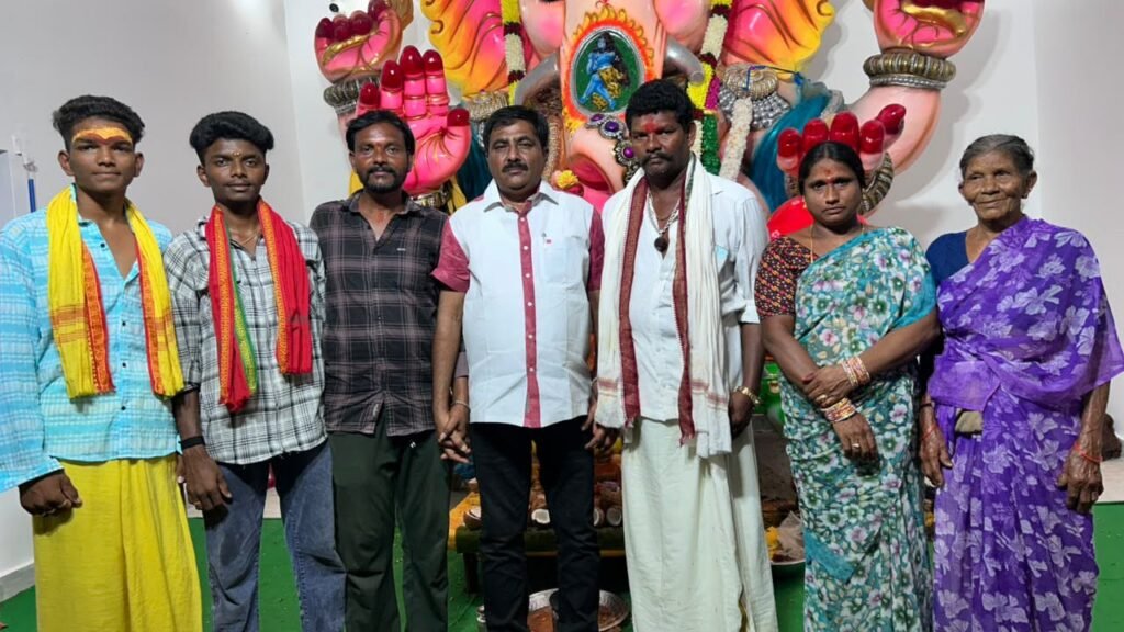 పైడిపల్లిలో గణనాథులను దర్శించుకున్న వరంగల్ జిల్లా కాంగ్రెస్ పార్టీ జిల్లా అధ్యక్షుడు అయూబ్ ..