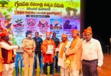 మట్టి గణపతుల నిర్వాహకులకు ఘన సత్కారం.. ఉత్తమ గణపతి మండపాలకు బహుమతుల ప్రదానం…కాళోజీ కళాక్షేత్రంలో నిర్వహించిన వేడుకకు హాజరైన ఎమ్మెల్యే నాయిని,సీపీ శ్వేతా IPS…