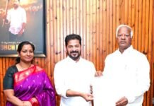 కేంద్ర ప్రభుత్వ పరిధిలోని పలు అంశాలపై సీఎం రేవంత్రెడ్డిగారిని కలిసిన వరంగల్ ఎంపీ డా.కడియం కావ్య—కేంద్రంతో మాట్లాడి వరంగల్కు నిధులు, కీలక సంస్థలు తీసుకురావాలని సీఎంకు విజ్ఞప్తి..