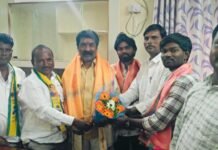 టీఆర్ఎస్ జిల్లా అధ్యక్షుడు శ్రీనివాస్ గౌడ్కు ఘన సన్మానం